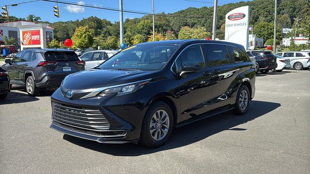 Used 2025 Toyota Sienna Van