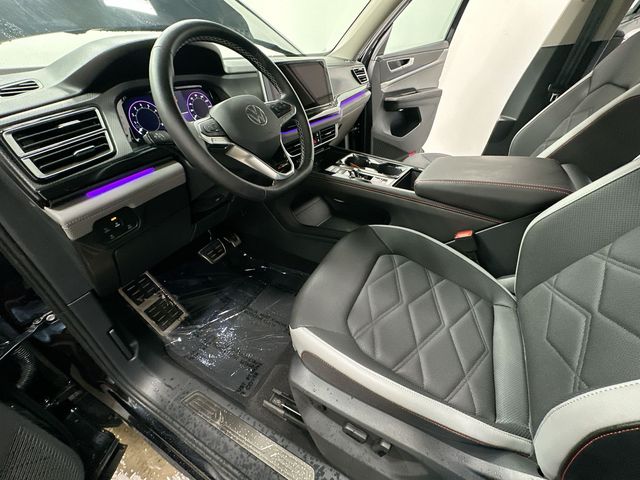 2025 Volkswagen Atlas 2.0T Peak Edition Black at Subaru and VW of Moon Township