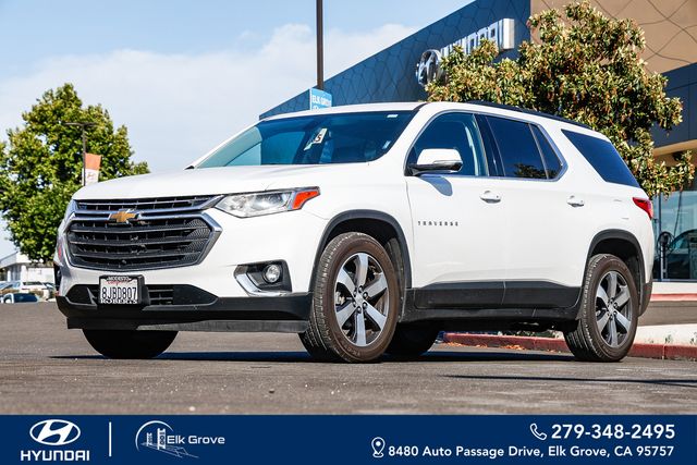 Summit White 2019 Chevrolet Traverse SUV / Crossover Front-Wheel Drive 9-Speed Automatic