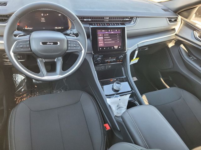 New 2025 White Jeep Laredo image 9