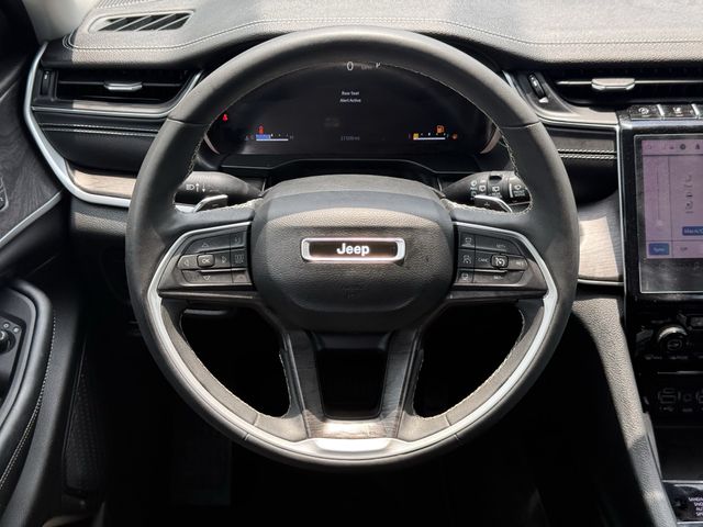 2023 Jeep Grand Cherokee Limited Silver at River Oaks CDJR