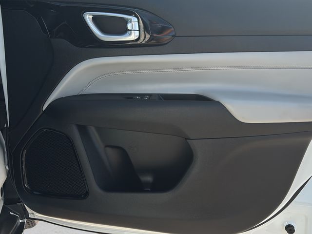 2025 Jeep Compass Limited - Photo 12