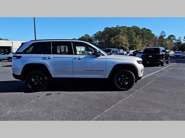 2025 Jeep Grand Cherokee Altitude X 4x2