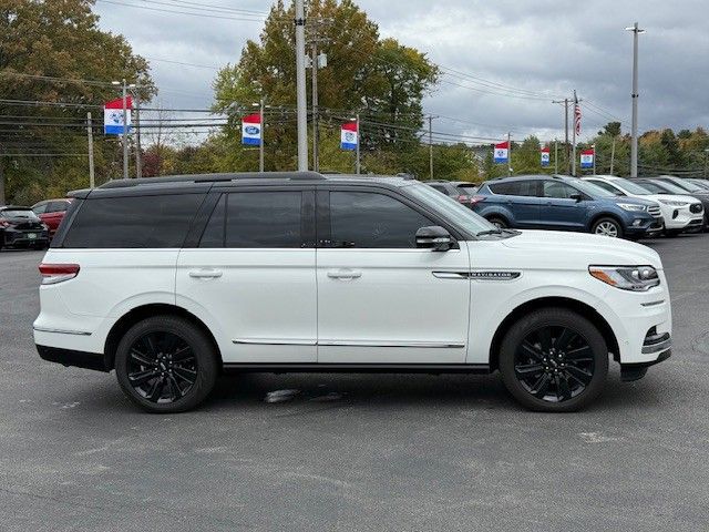 Certified Used 2024 White Lincoln Black Label image 4