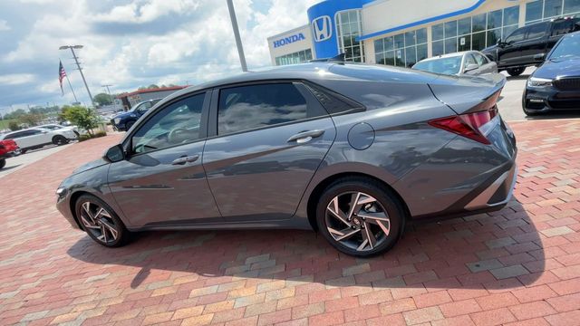 Used 2025 Hyundai Elantra Sedan