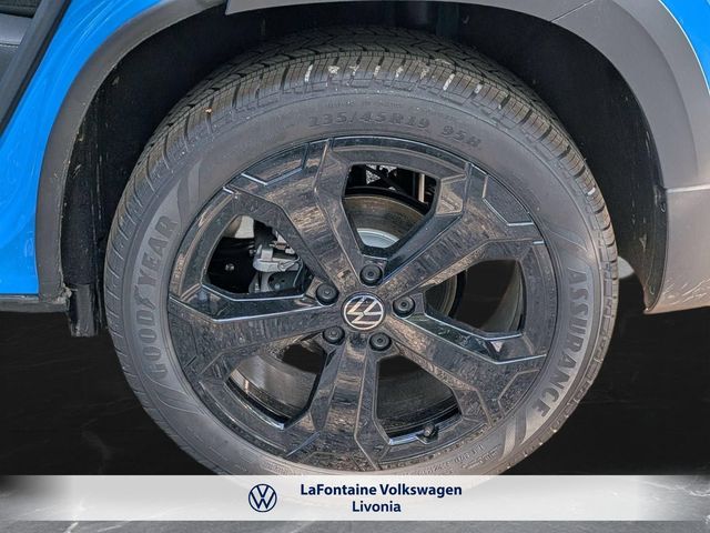 2025 Volkswagen Taos SE Black - Photo 32