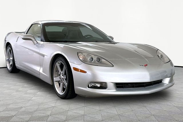 Machine Silver Metallic 2007 Chevrolet Corvette Coupe Rear-Wheel Drive 6-Speed Automatic