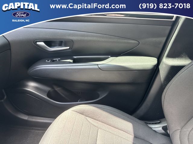 Used 2023 Beige Hyundai SEL image 29