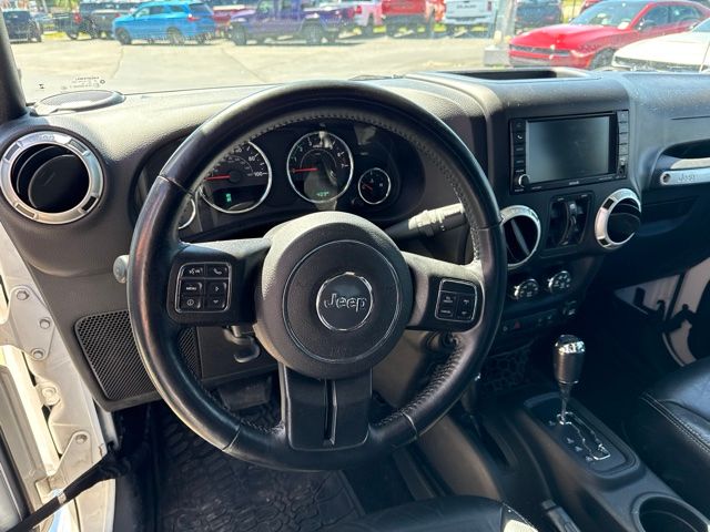 Used 2017 Bright White Clearcoat Jeep Unlimited Sahara image 8