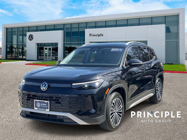 Deep Black Pearl 2025 Volkswagen Tiguan SUV / Crossover Front-Wheel Drive 8-Speed Automatic