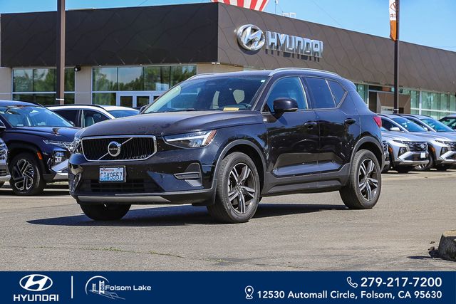 2023 Volvo XC40 B5 Core AWD
