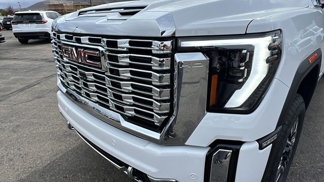 2024 GMC Sierra 3500HD Denali 9