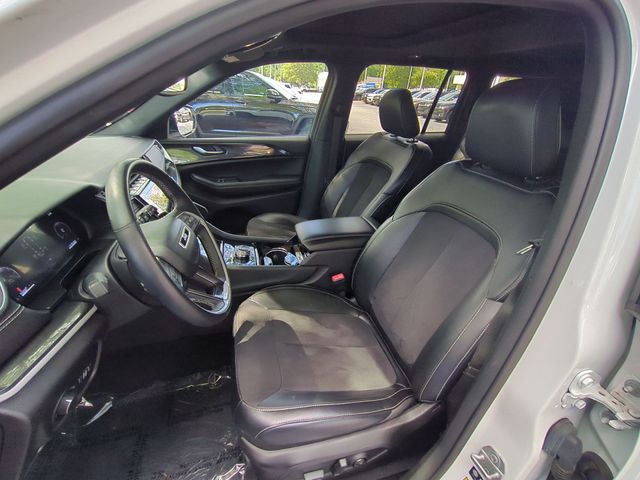 Used 2022 White Jeep Altitude image 16
