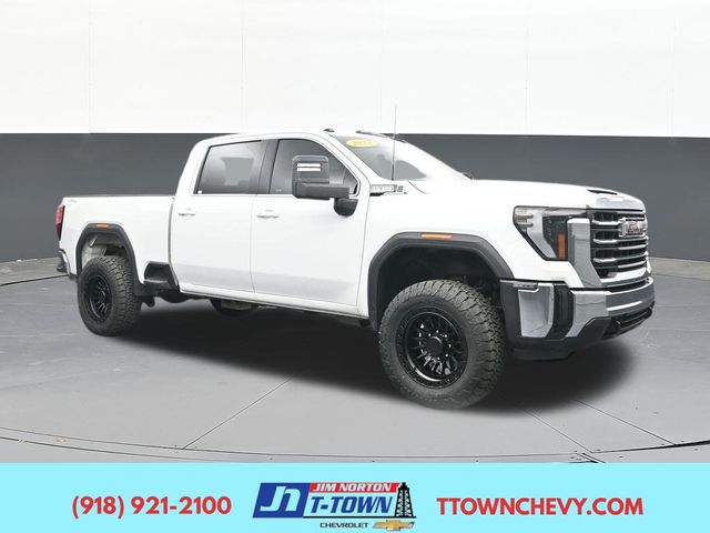 Summit White 2024 GMC Sierra 2500HD Pickup Truck Four-Wheel Drive Automatic