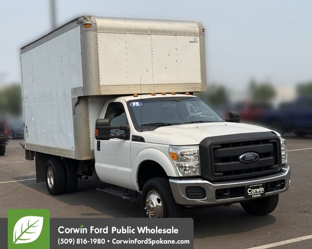 Oxford White 2015 Ford F-350 Super Duty Chassis Pickup Truck Four-Wheel Drive 6-Speed Automatic
