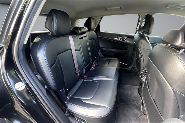 Used 2023 Kia Sportage Hybrid SUV