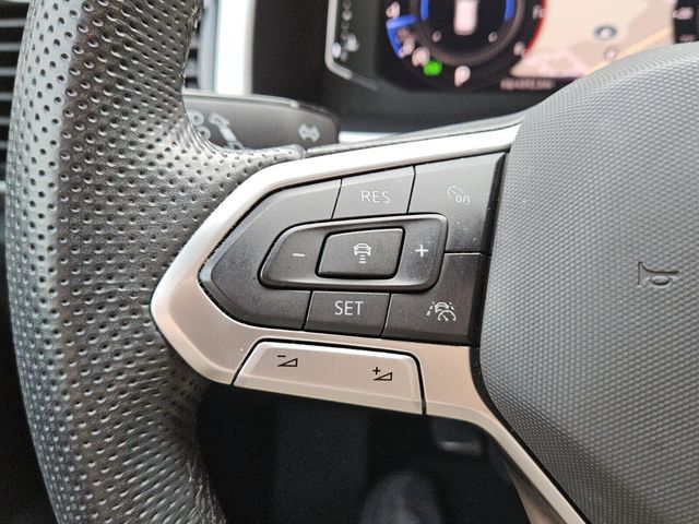 2022 Volkswagen Atlas Cross Sport 3.6L V6 SEL Premium R-Line