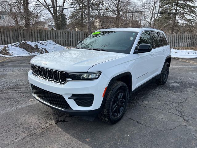 2025 Jeep Grand Cherokee Laredo 4WD