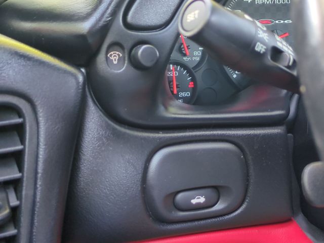 Used 2001 Red Chevrolet Z06 image 18