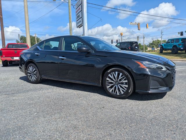 2023 Nissan Altima SV FWD