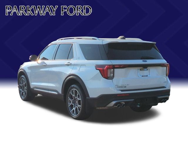 Used 2025 White Ford Platinum image 3