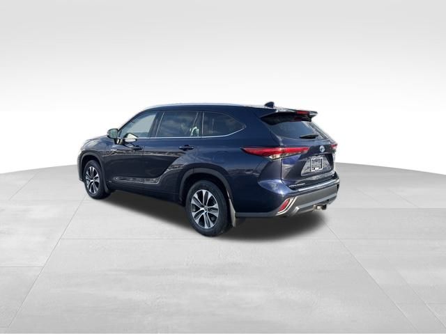 used 2021 Toyota Highlander Hybrid car, priced at $29,699