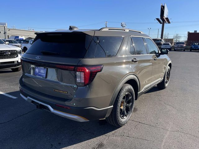 New 2026 Gray Ford Tremor image 3