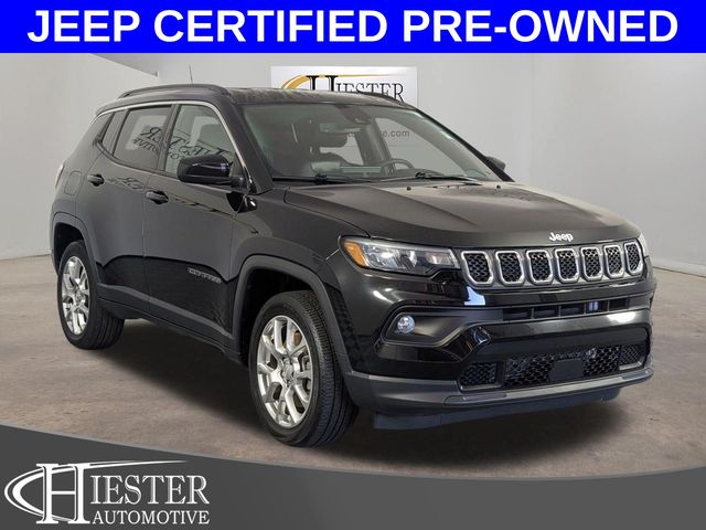 Diamond Black Crystal Pearlcoat 2023 Jeep Compass SUV / Crossover Four-Wheel Drive 8-Speed Automatic