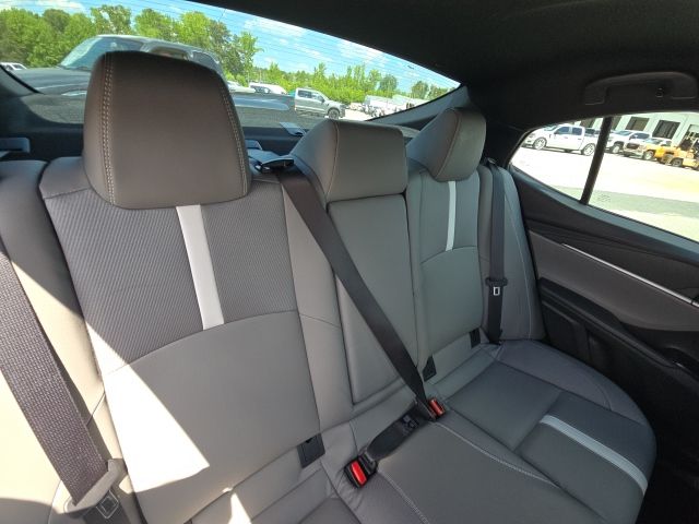 2025 Toyota Camry SE:B02318