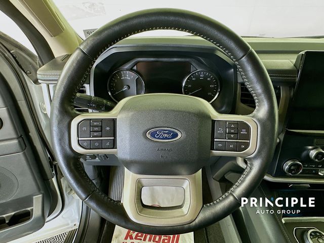 2022 Ford Expedition XLT photo