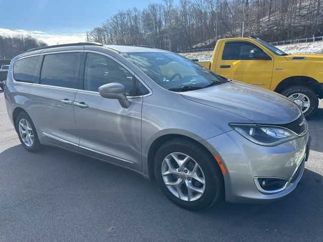 2017 Chrysler Pacifica Touring L FWD