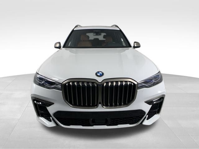 2022 BMW X7 M50i 9