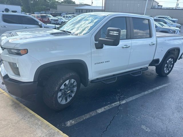 Summit White 2022 Chevrolet Silverado 2500HD Pickup Truck Four-Wheel Drive 6-Speed Automatic