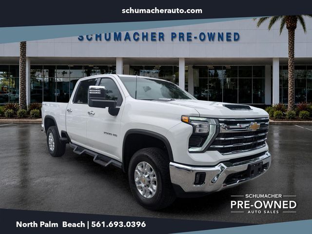 Summit White 2026 Chevrolet Silverado 2500HD Pickup Truck Four-Wheel Drive Automatic