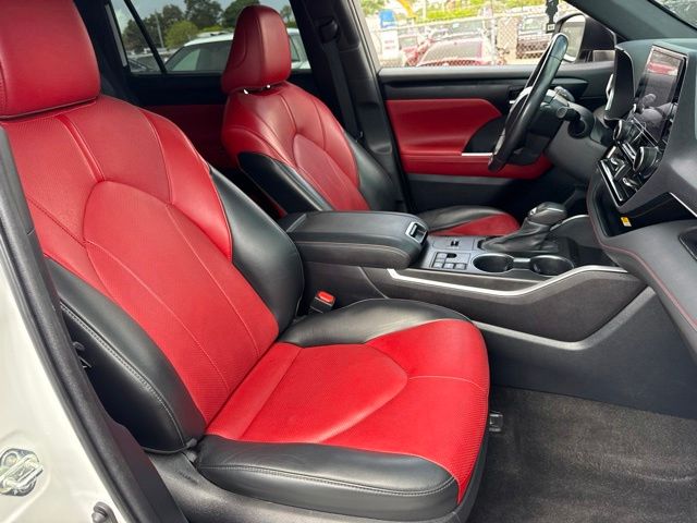 Used 2023 Toyota Highlander SUV