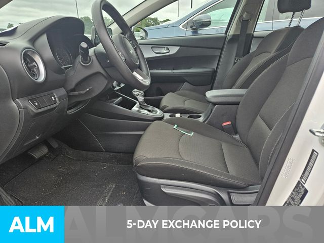 2024 Kia Forte LXS photo 3