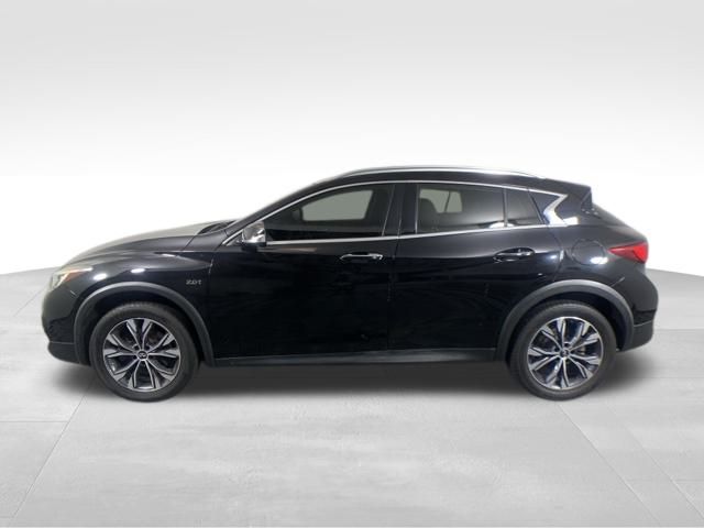 2018 INFINITI QX30 Premium 4