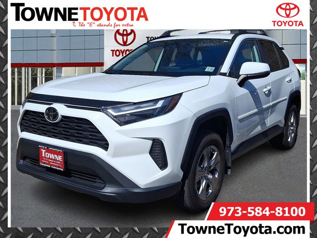 White 2022 Toyota RAV4 XLE AWD SUV / Crossover All-Wheel Drive 8-Speed Automatic