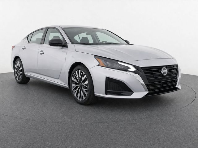 Brilliant Silver Metallic 2024 Nissan Altima Sedan Front-Wheel Drive Continuously Variable Transmission