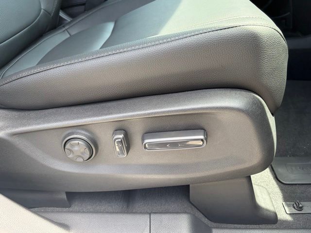 new 2026 Honda Odyssey car, priced at $43,833