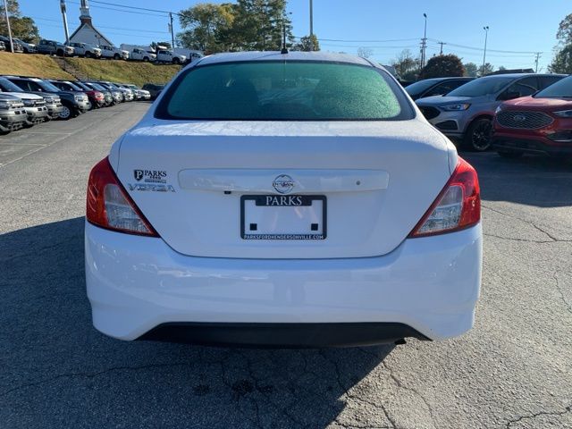 2019 Nissan Versa 1.6 S 4