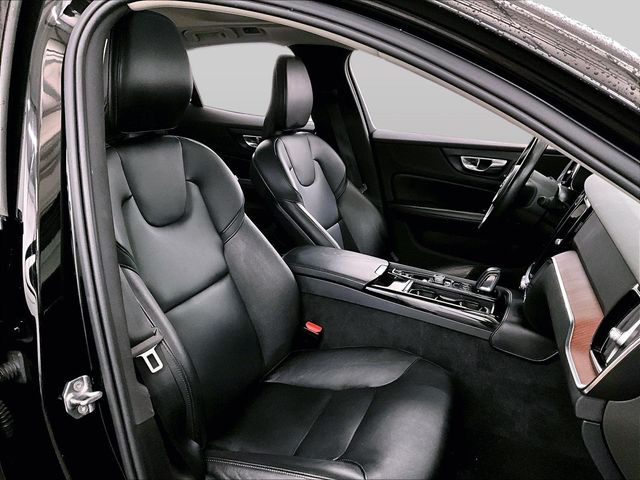 2021 Volvo S60 Recharge Plug-In Hybrid T8 R-Design Expression - 6