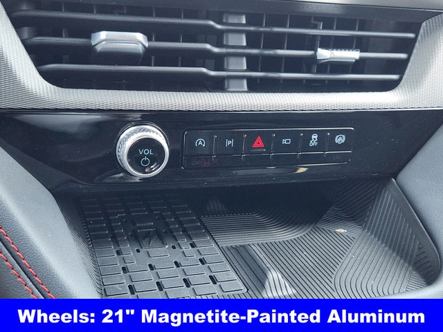 2025 Ford Explorer ST-Line photo