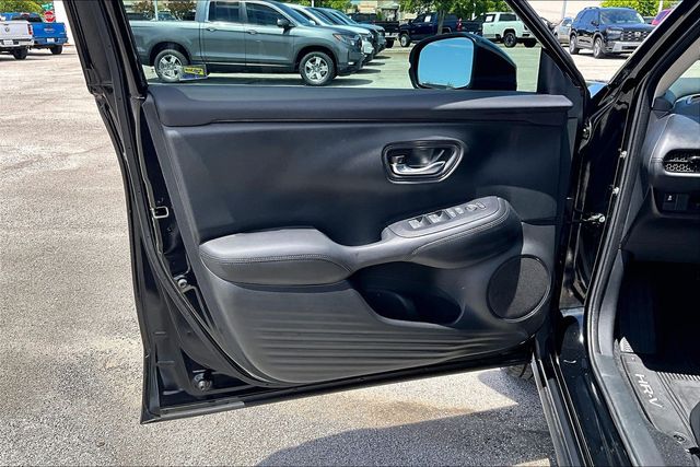 Used 2025 Honda HR-V LX 4D Sport Utility
