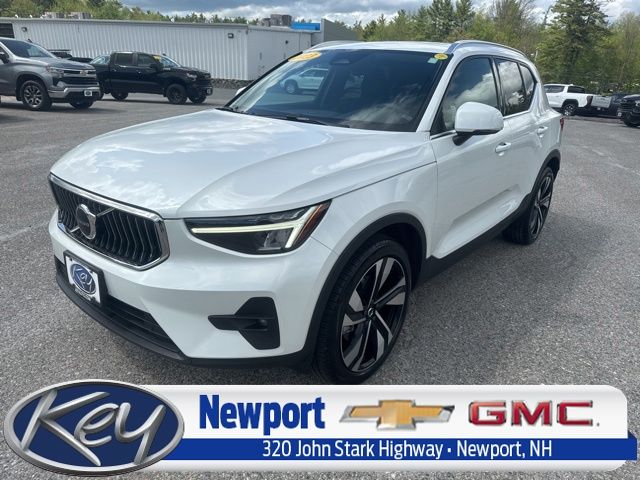 2023 Volvo XC40 B5 Plus Bright Theme AWD