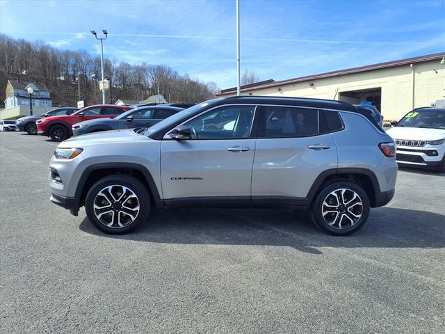 Used 2022 Silver Jeep Limited image 4