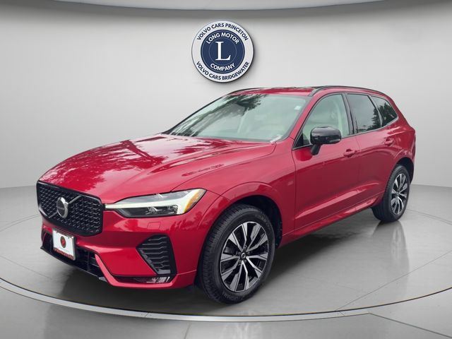 2024 Volvo XC60 Rojo (Fusion Red Metallic) SUV/Crossover Tracción en las cuatro ruedas Automática