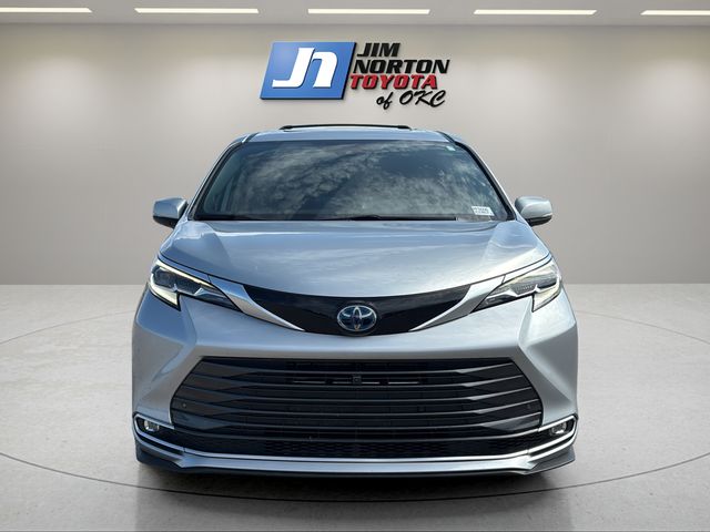 Used 2023 Toyota Sienna Van