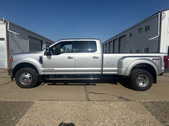 2017 Ingot Silver Ford Super Duty F-350 DRW Lariat 4X4 Truck