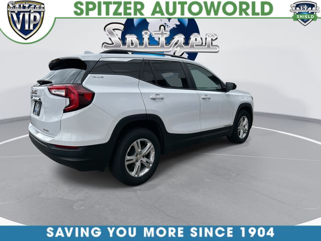 Used 2022 White GMC SLE image 9
